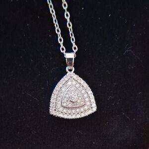 Elegant Silver Pendant Necklace